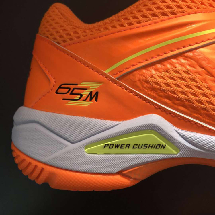 YONEX SHB65Z